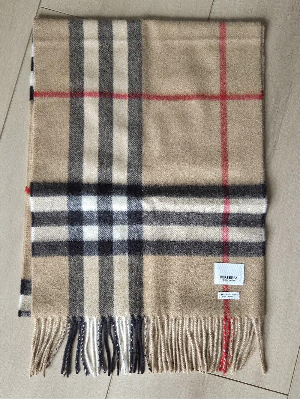 Authentic Burberry Classic Vintage Check Cashmere Scarf in Camel